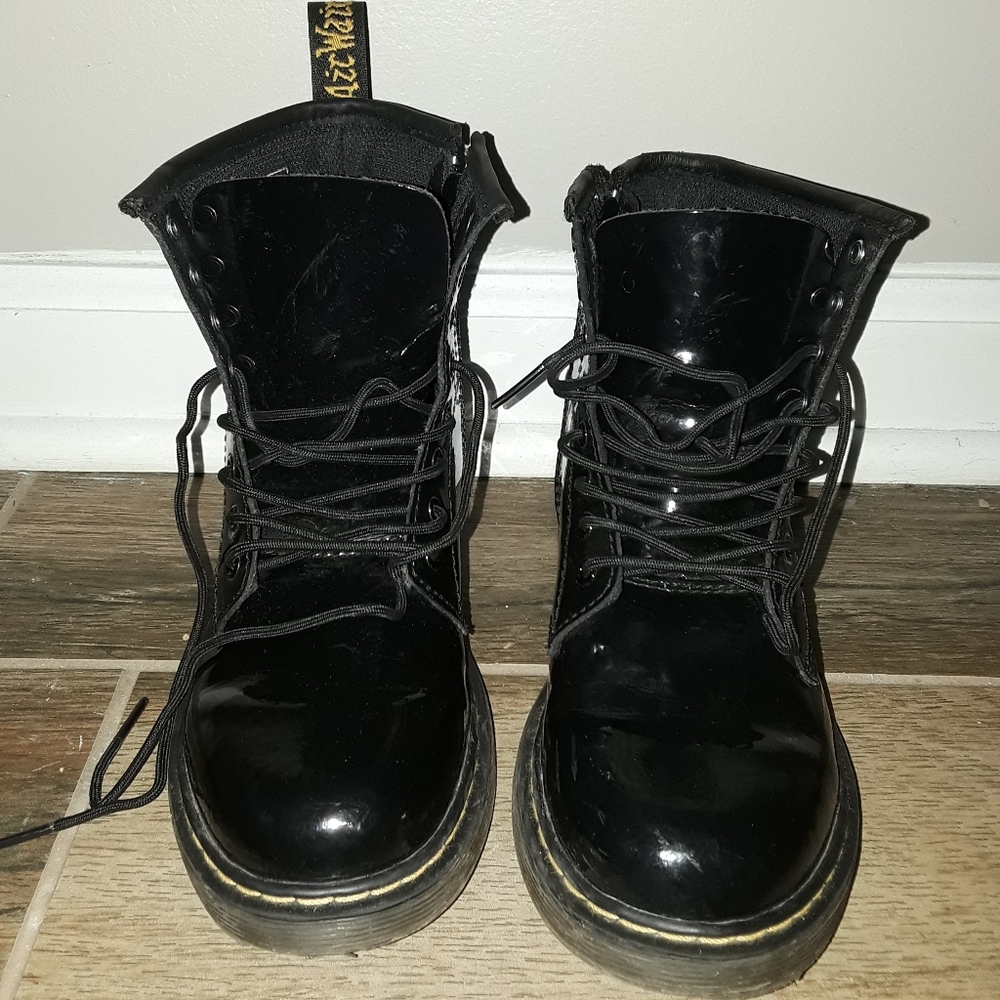 DR. MARTENS